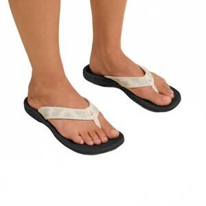 NEW OLUKAI women's ohana sandal in bright white/hua